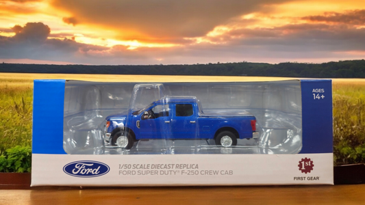 1:50 Scale Ford F250 Crew Cab